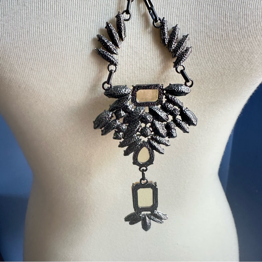 Bar III Statement Necklace 32” Pink Gray Gem Gunmetal Chain - Picture 7 of 12